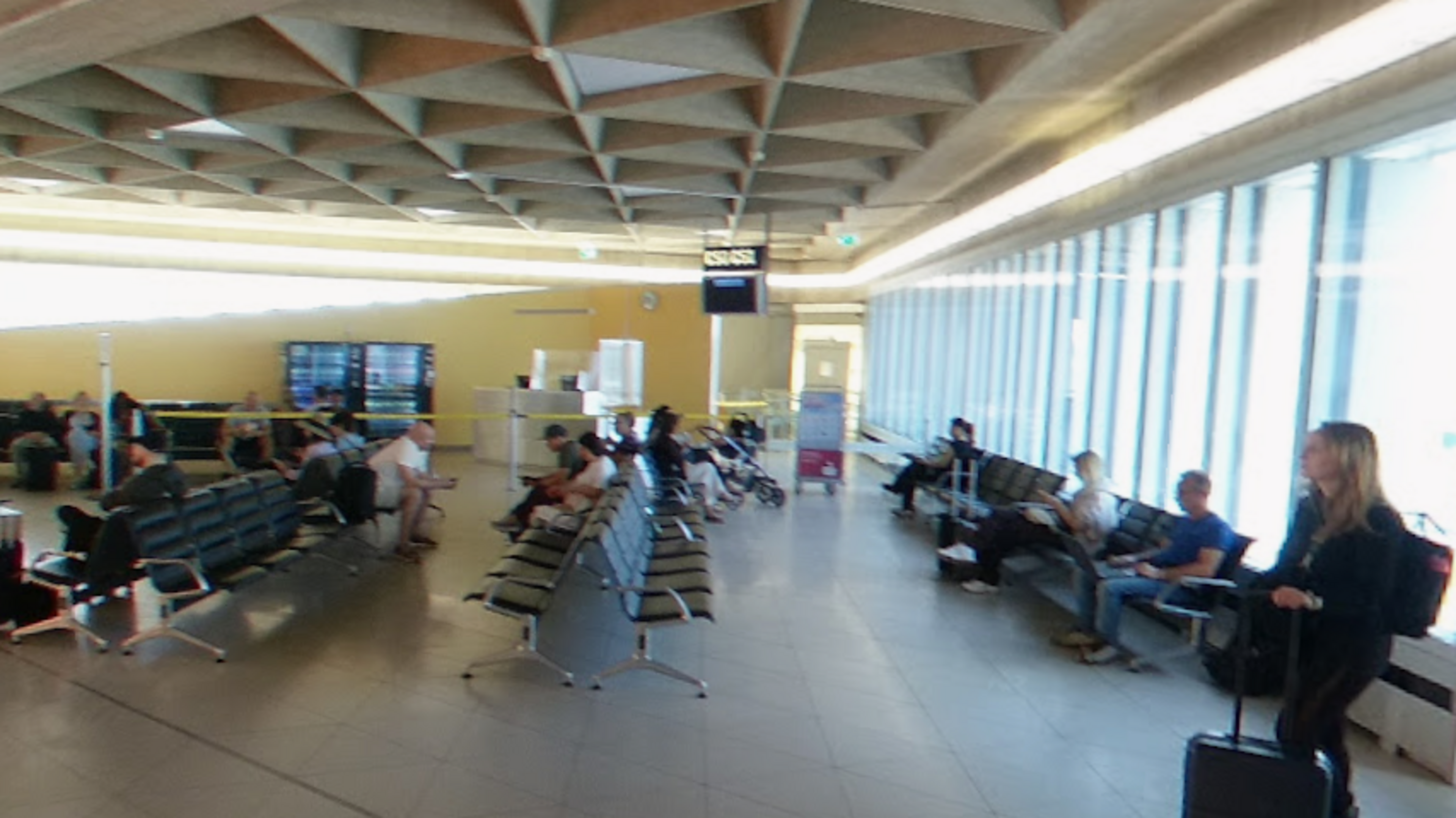 ’Nederlandse (40) aangehouden op luchthaven Keulen wegens fraudezaak, wilde naar Turkije vliegen’